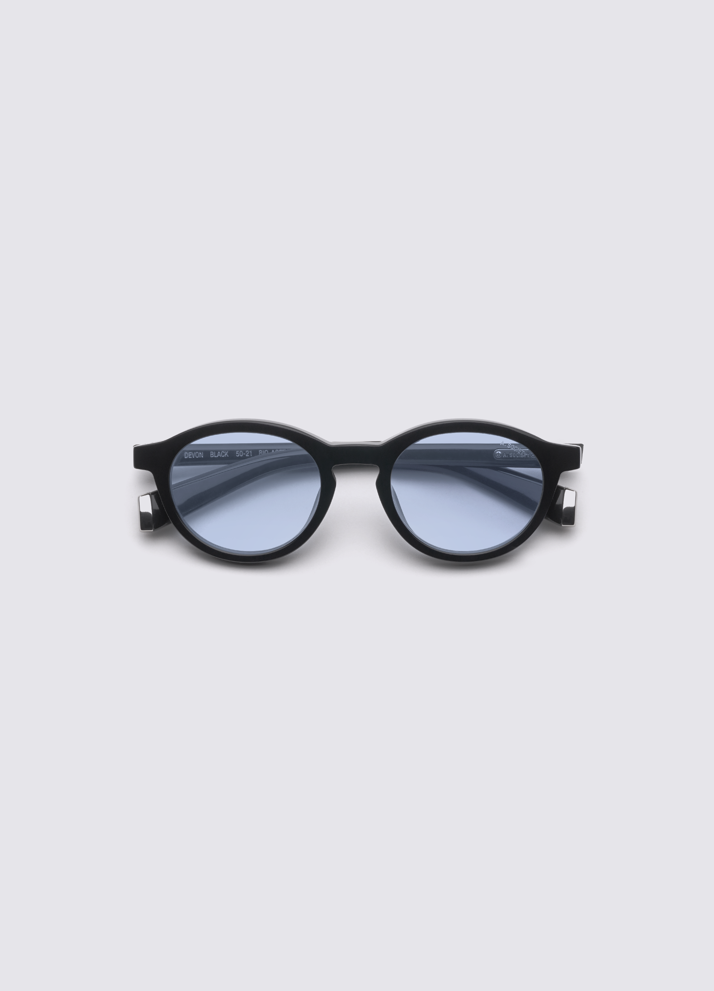 DEVON_BLACK_LIGHTBLUECOSMETIC
