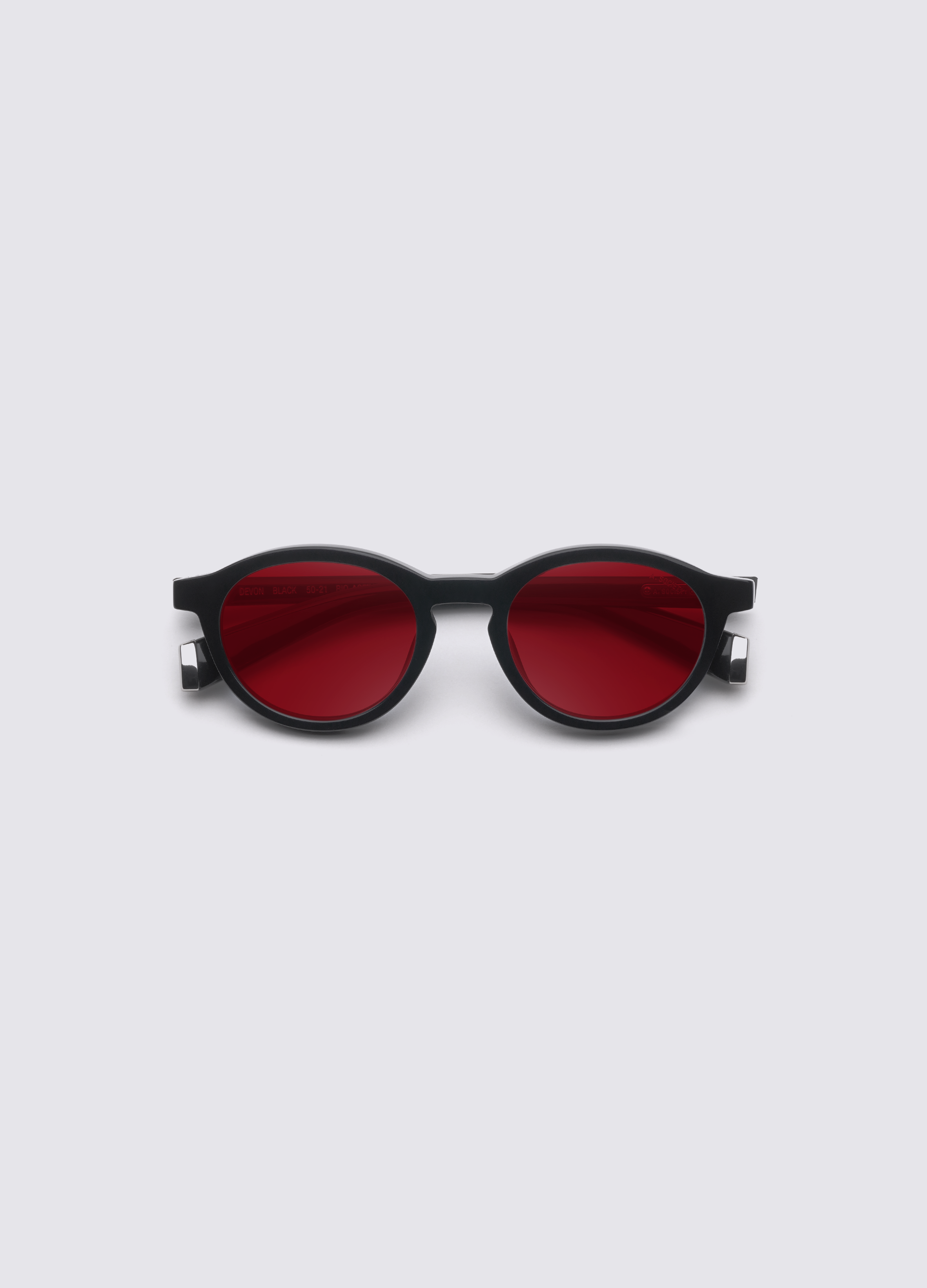 DEVON_BLACK_REDCOSMETIC